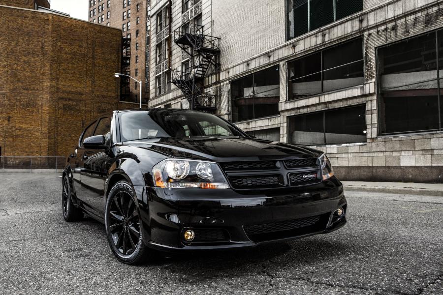  Dodge Avenger Blacktop Edition 2012 года  (фото 16 из 25)